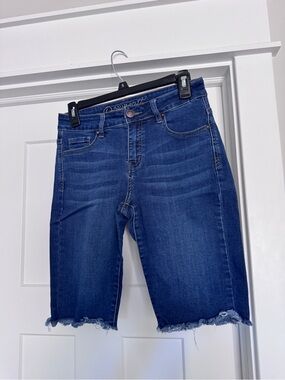 Women’s Dark Blue Bermuda Shorts with Frayed Hem - size 6